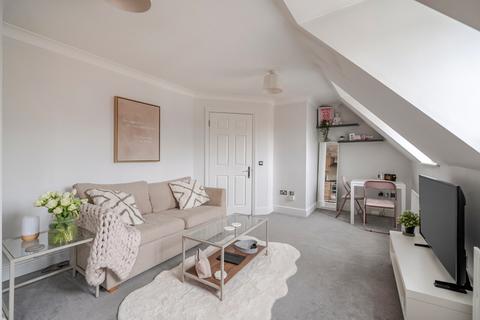 1 bedroom apartment for sale, Monument Green, Weybridge, KT13