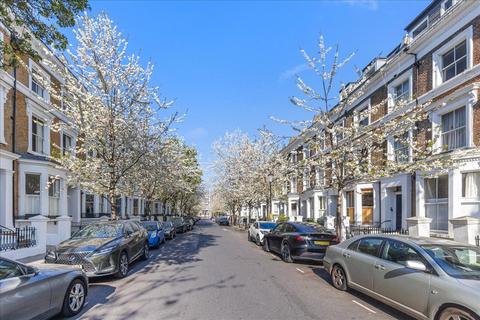 Upper Addison Gardens, London, W14