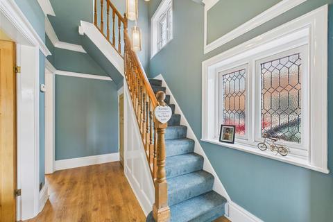 4 bedroom semi-detached house for sale, Fairfax Avenue, Hull