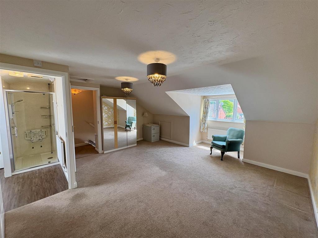 Principal bedroom