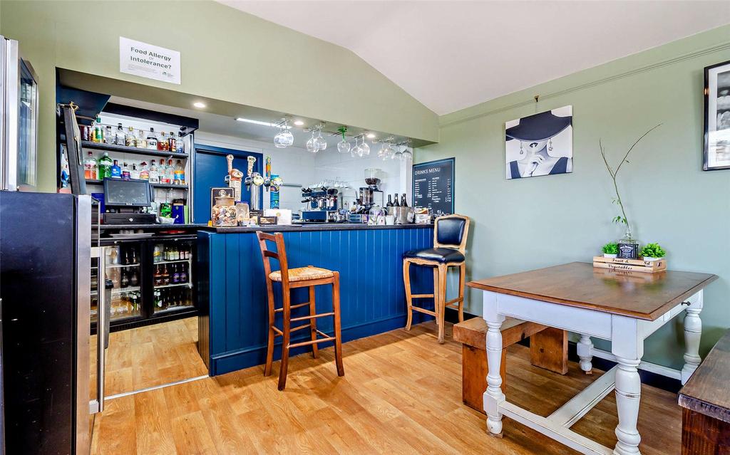 Teddys Bar