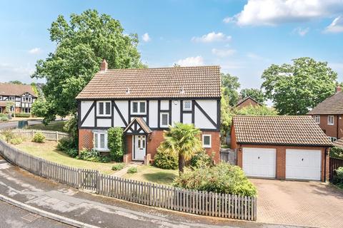 4 bedroom detached house for sale, Fletcher Gardens, Berkshire RG42