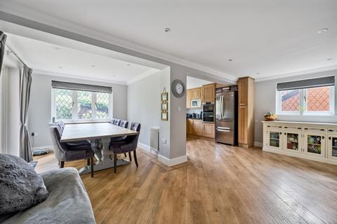 4 bedroom detached house for sale, Fletcher Gardens, Berkshire RG42
