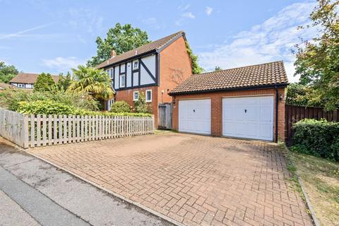 4 bedroom detached house for sale, Fletcher Gardens, Berkshire RG42