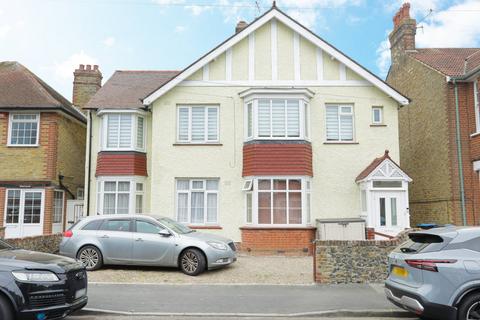 16 Epple Bay Road, Birchington, CT7 9EN