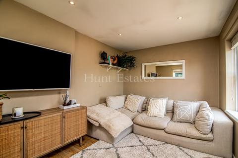 1 bedroom flat for sale, La Rue Horman, Grouville, Jersey. JE3 9GW