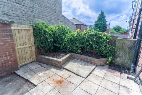 2 Dixon Street, Lees, Oldham, OL4 3NG