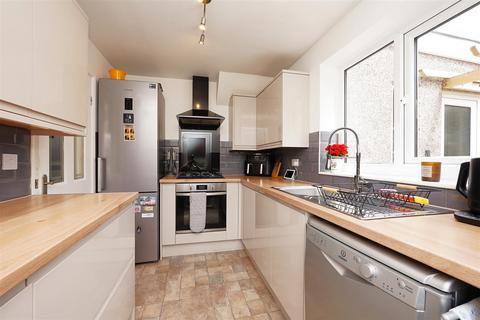2 Broughton Close, Askam-in-furness, LA16 7HQ