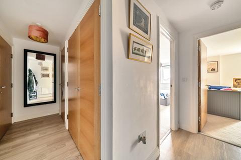 2 bedroom apartment for sale, Perkins Gardens, Ickenham, Uxbridge