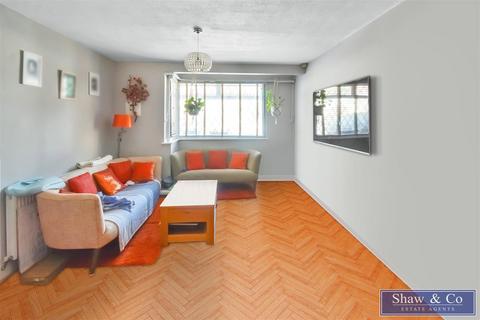 61 Marnell Way, Hounslow, TW4 7LZ