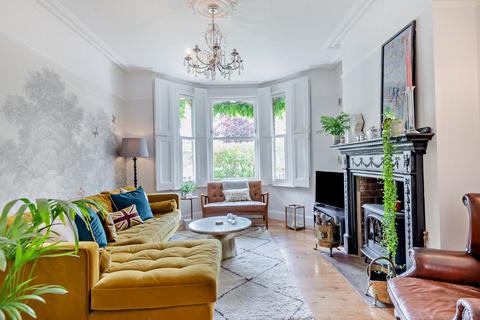 31 Adelaide Square, Windsor, SL4 2AQ
