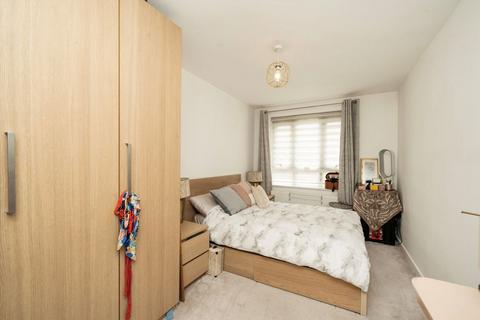 2 bedroom flat for sale, Ashbridge Street, London NW8
