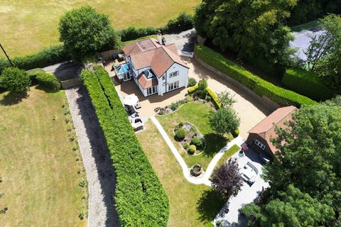 undefined, Flaunden Lane, Bovingdon, HP3