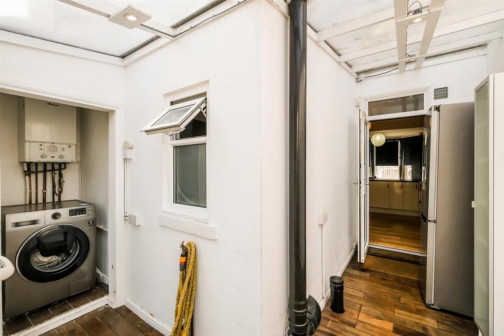 12 Latimer Avenue-16 web.jpg