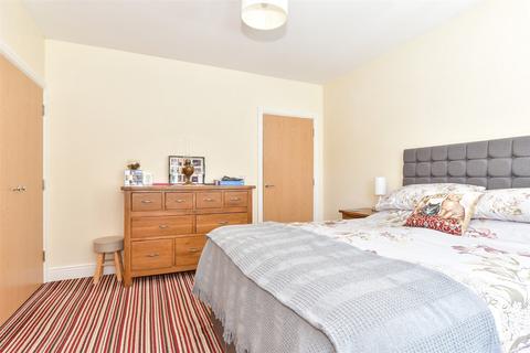 21 Archbishops Crescent, Gillingham, ME7 2WL