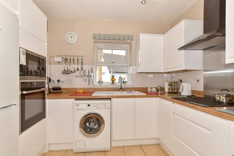 21 Archbishops Crescent, Gillingham, ME7 2WL