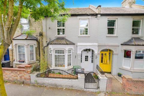 16 Kenilworth Avenue, London, E17 4PE