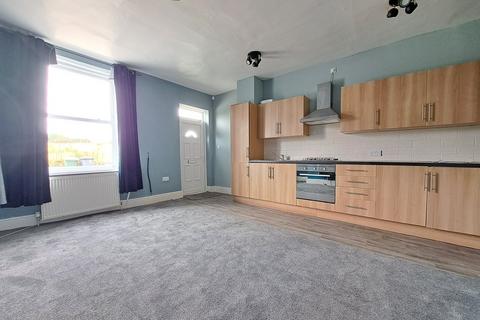 2 bedroom terraced house to rent, West Avenue, Allerton, Bradford, BD15