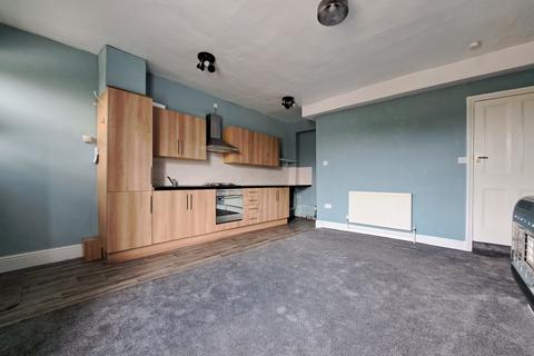2 bedroom terraced house to rent, West Avenue, Allerton, Bradford, BD15