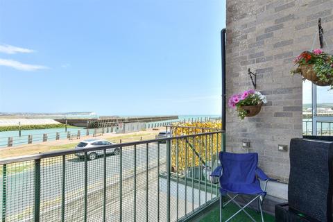 2 bedroom flat for sale, Fort Road, Newhaven, East Sussex