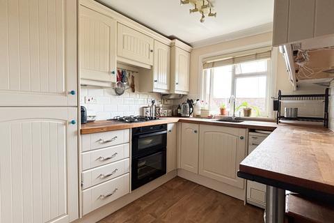1 bedroom flat for sale, Coronation Cottages, Robertsbridge, TN32