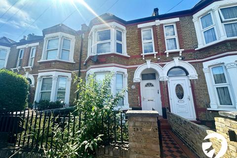 Flat B, 98 Albacore Crescent, London, SE13 7HP
