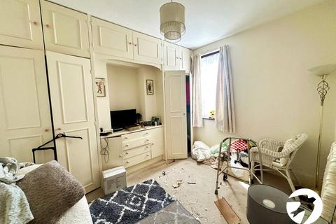 Flat B, 98 Albacore Crescent, London, SE13 7HP