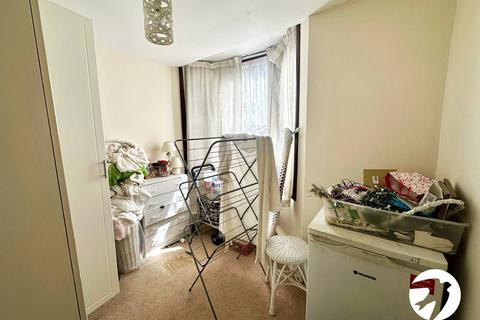 Flat B, 98 Albacore Crescent, London, SE13 7HP