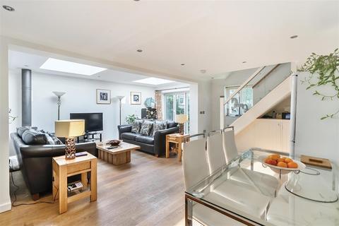 The Lodge Guildford Lodge Drive, East Horsley, Leatherhead, KT24 6RJ