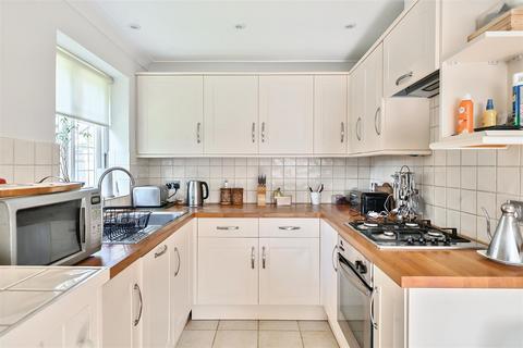The Lodge Guildford Lodge Drive, East Horsley, Leatherhead, KT24 6RJ