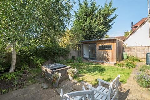 The Lodge Guildford Lodge Drive, East Horsley, Leatherhead, KT24 6RJ