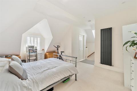 The Lodge Guildford Lodge Drive, East Horsley, Leatherhead, KT24 6RJ
