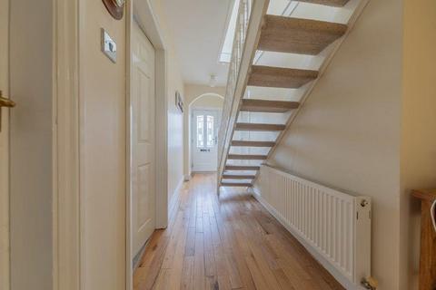 undefined, Avenue Rd, Queniborough, Leicestershire. LE7 3FB