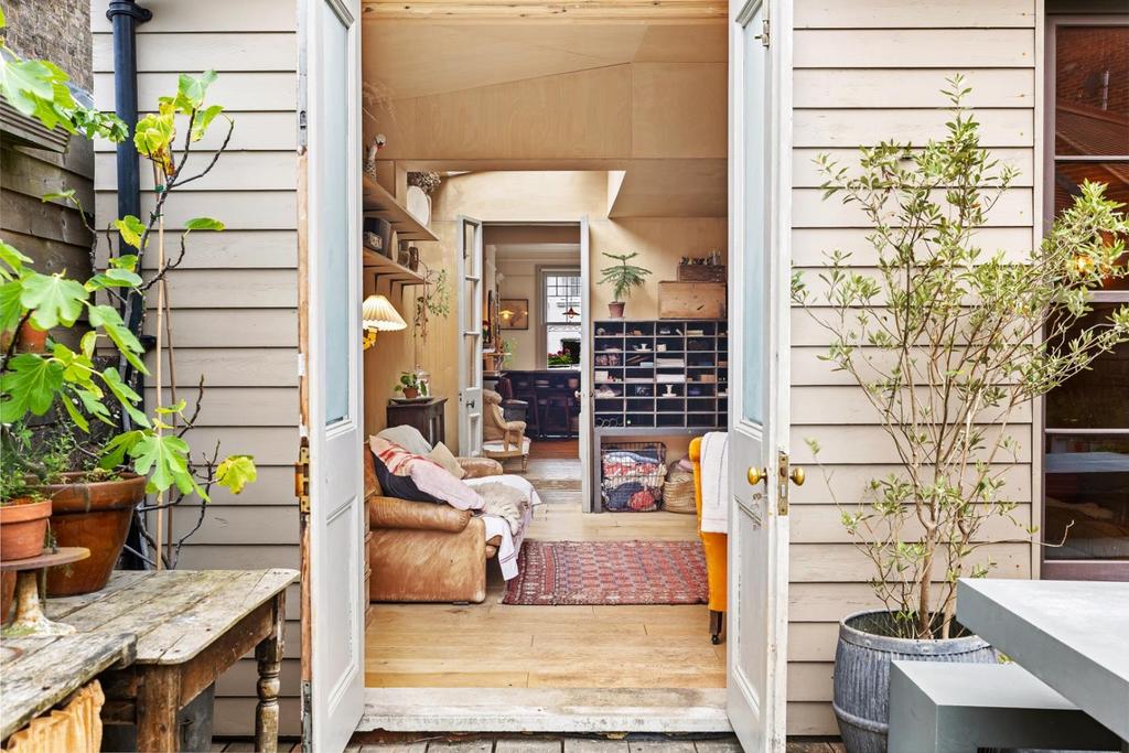 Living Room/Garden