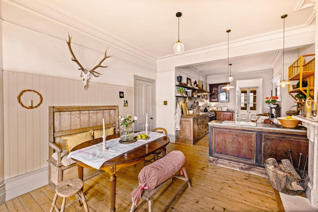Kitchen/Dining Room