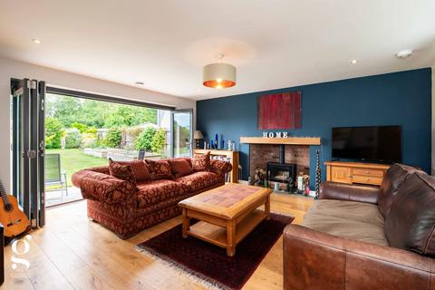 2 Pyefinch Meadow, Burghill, Hereford, HR4 7SS