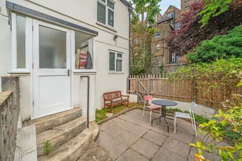 2 bedroom flat for sale, Canfield Gardens, London NW6