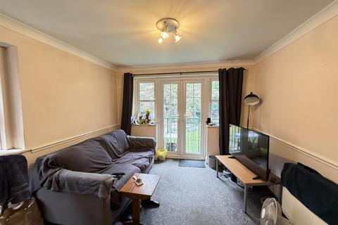 2 bedroom apartment for sale, Gloucester Court, Moorfield Road, Denham Green