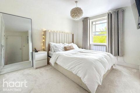 2 bedroom flat for sale, Haslers Place, Dunmow