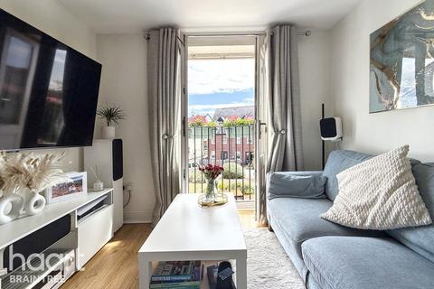 2 bedroom flat for sale, Haslers Place, Dunmow