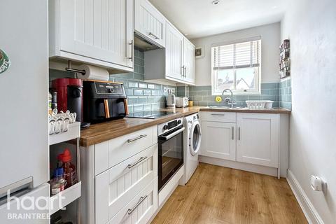 2 bedroom flat for sale, Haslers Place, Dunmow