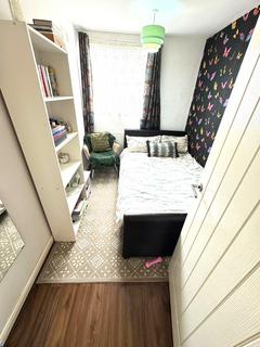60 Meredith Street, London, E13 0EG