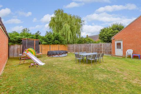4 bedroom detached house for sale, Chartwell Road, Ashford TN25