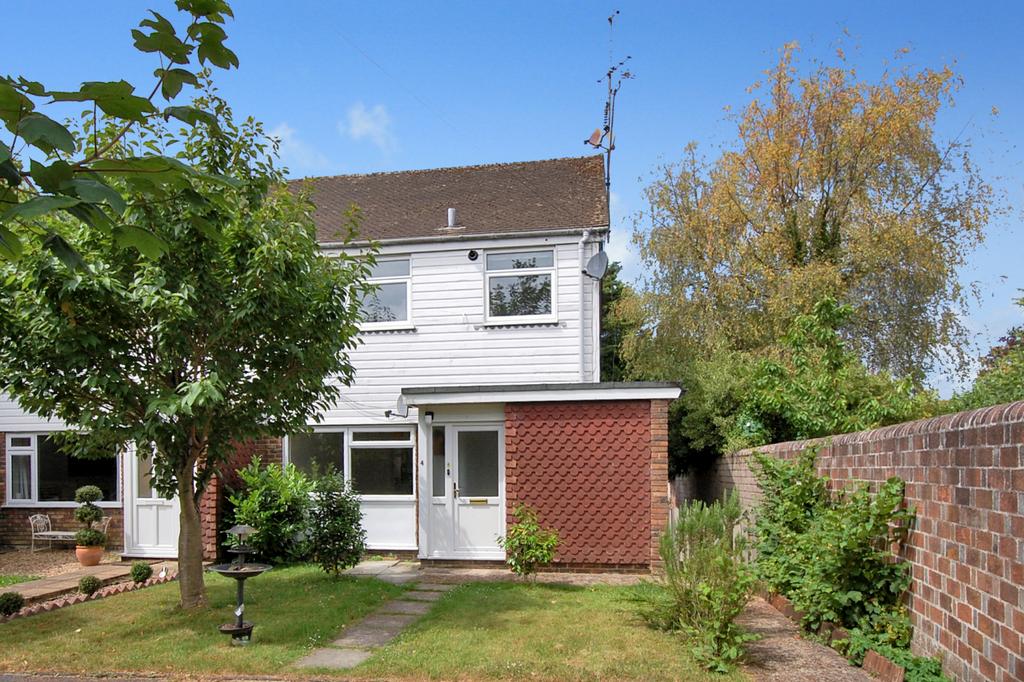 One bedroom, ground floor maisonette in central H