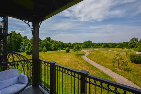 14 Henry Manning House Milan Walk, Brentwood, CM14 4JQ