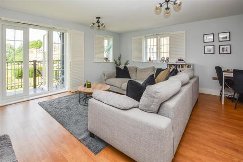 14 Henry Manning House Milan Walk, Brentwood, CM14 4JQ