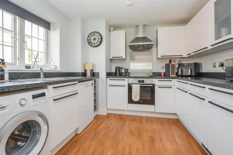 14 Henry Manning House Milan Walk, Brentwood, CM14 4JQ