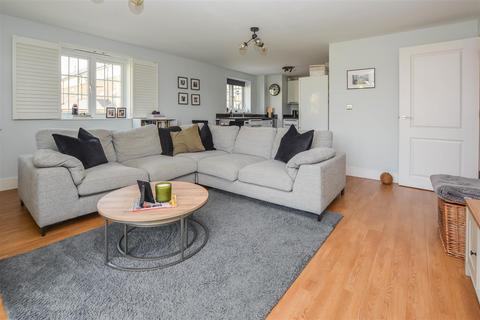 14 Henry Manning House Milan Walk, Brentwood, CM14 4JQ