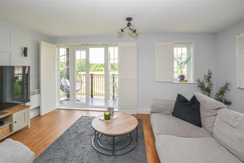 14 Henry Manning House Milan Walk, Brentwood, CM14 4JQ