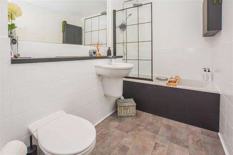 14 Henry Manning House Milan Walk, Brentwood, CM14 4JQ